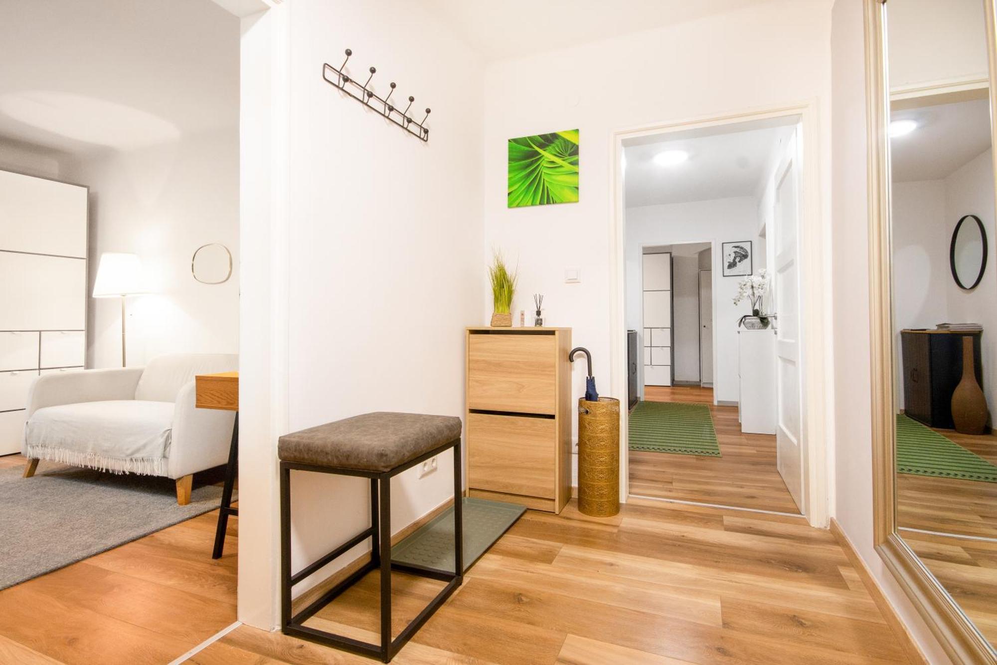 Lendkanal - City - Netflix - Waschmaschine - Kaffeevollautomat - 8 Pax - 4 Schlafzimmer Klagenfurt am Woerthersee Exterior photo